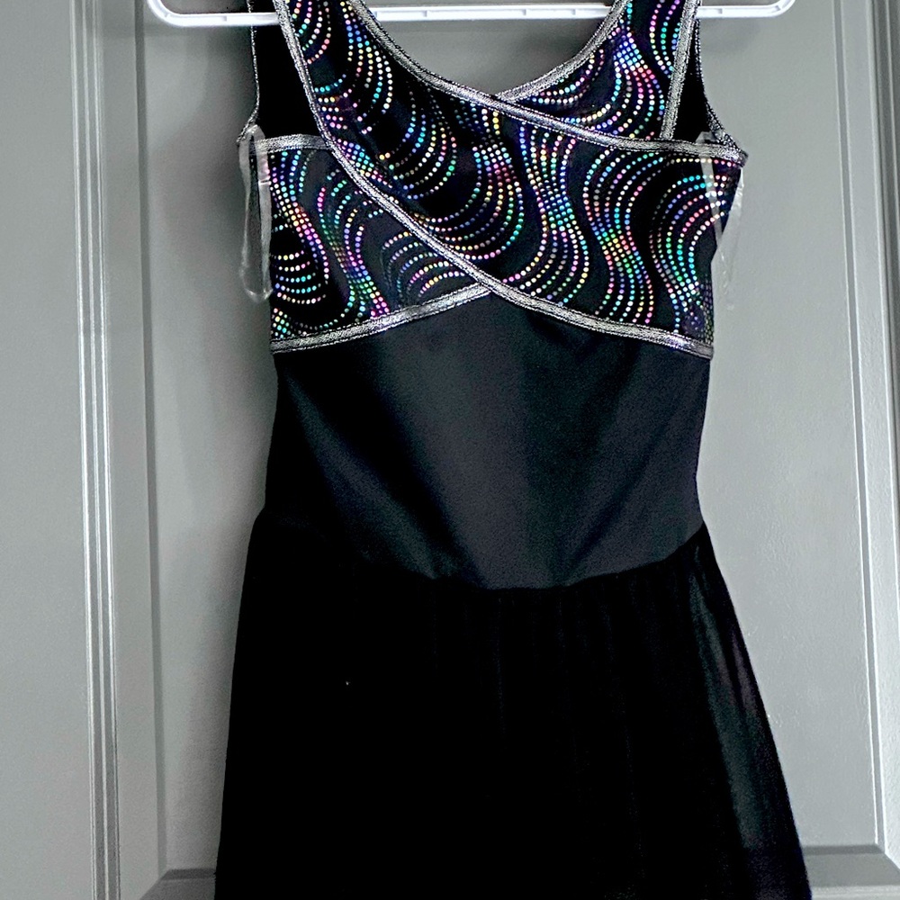 Black cute girl’s Leotard for dancing events very stretchy and skirt included